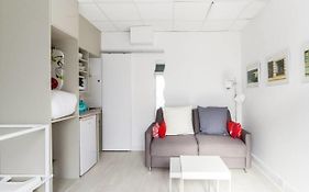 Small Is Beautiful Ideally Located Sleeps 4